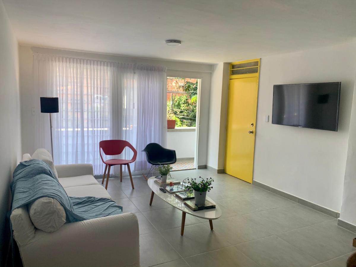 Charming Apartment In Downtown - Home Aris 301 Medellín Buitenkant foto